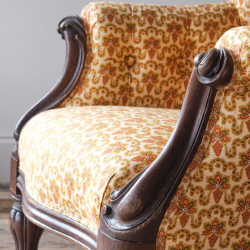 19TH CENTURY BUTTONED BACK TUB ARMCHAIR IN VINTAGE FRENCH COTTON - ADDITIONAL PHOTO 6