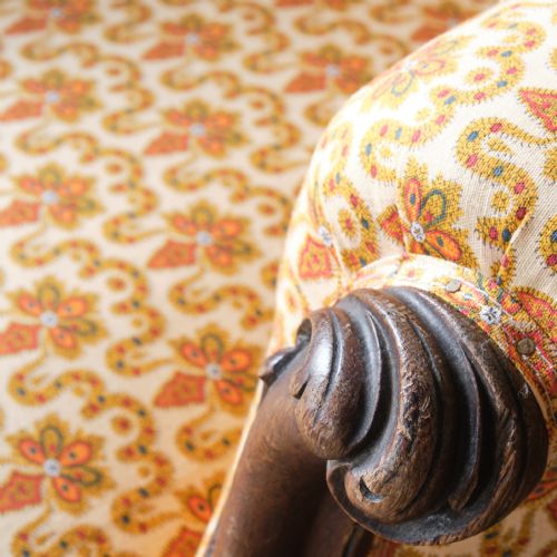 19TH CENTURY BUTTONED BACK TUB ARMCHAIR IN VINTAGE FRENCH COTTON - ADDITIONAL PHOTO 9