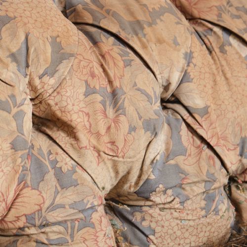 19TH CENTURY GREGOR CO CHESTERFIELD SOFA - ADDITIONAL PHOTO 9