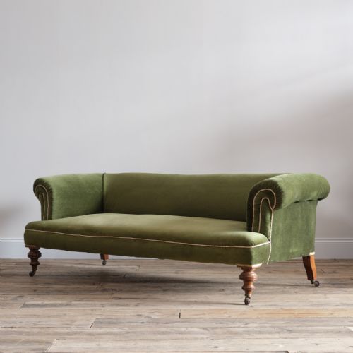 19TH CENTURY COUNTRY HOUSE CHESTERFIELD SOFA - ADDITIONAL PHOTO 3