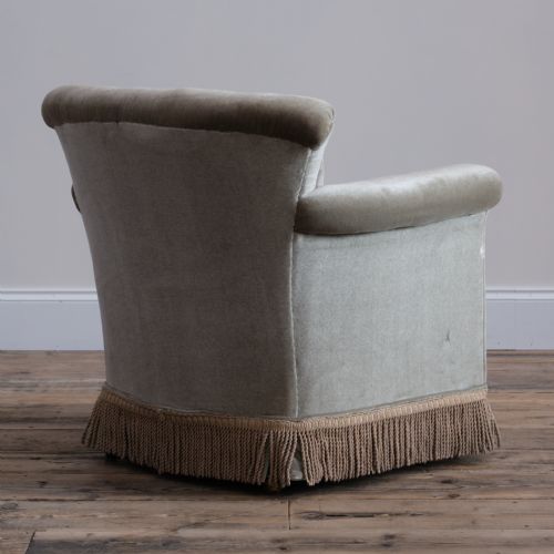 EARLY 20TH CENTURY HOWARD STYLE WOODSTOCK ARMCHAIR - ADDITIONAL PHOTO 3
