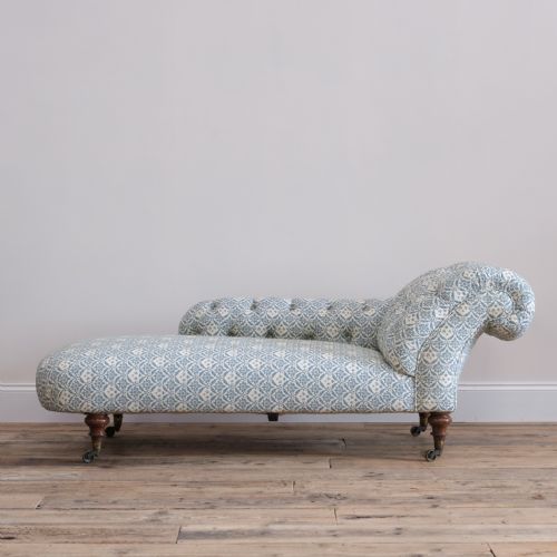 ANTIQUE 19TH CENTURY HOWARD SONS CHAISE LOUNGE - ADDITIONAL PHOTO 1