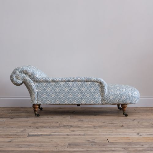 ANTIQUE 19TH CENTURY HOWARD SONS CHAISE LOUNGE - ADDITIONAL PHOTO 4