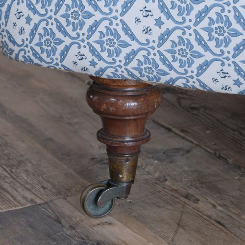 ANTIQUE 19TH CENTURY HOWARD SONS CHAISE LOUNGE - ADDITIONAL PHOTO 12