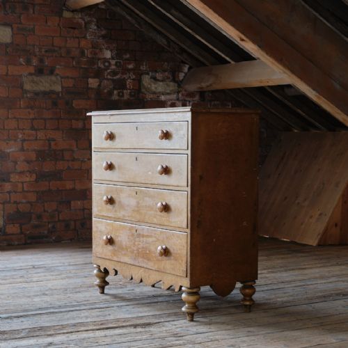 19TH CENTURY PINE CHEST OF DRAWERS IN ORIGINAL PAINT - ADDITIONAL PHOTO 2