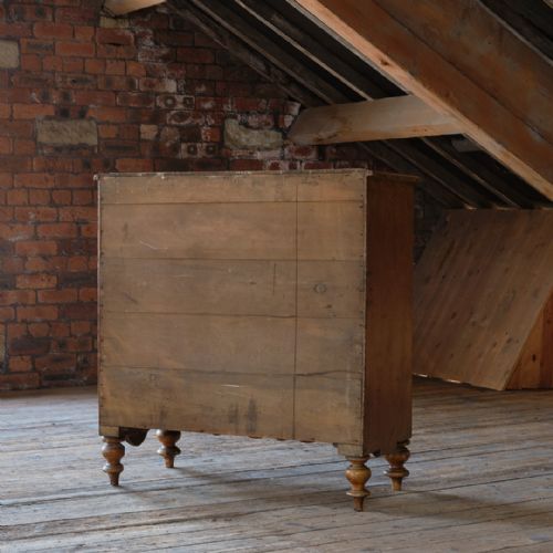 19TH CENTURY PINE CHEST OF DRAWERS IN ORIGINAL PAINT - ADDITIONAL PHOTO 3