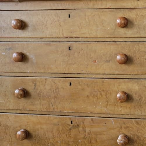 19TH CENTURY PINE CHEST OF DRAWERS IN ORIGINAL PAINT - ADDITIONAL PHOTO 7