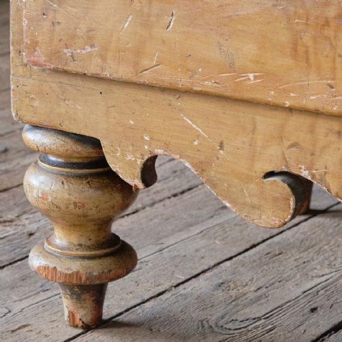 19TH CENTURY PINE CHEST OF DRAWERS IN ORIGINAL PAINT - ADDITIONAL PHOTO 8