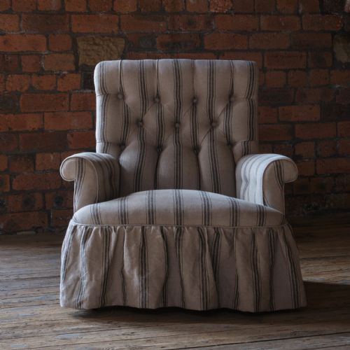 ANTIQUE DEEP SEATED HOWARD STYLE ARMCHAIR - ADDITIONAL PHOTO 1