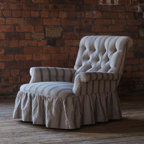 ANTIQUE DEEP SEATED HOWARD STYLE ARMCHAIR - ADDITIONAL PHOTO 7