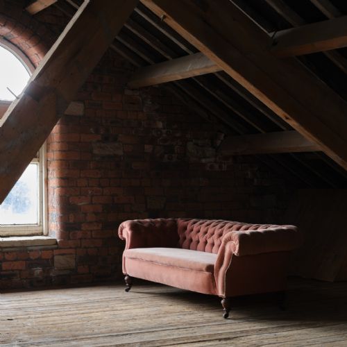 ANTIQUE HAMPTON SONS CHESTERFIELD SOFA - ADDITIONAL PHOTO 5