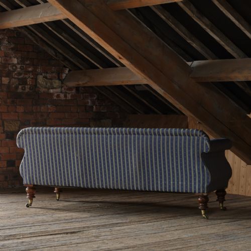 MID 19TH CENTURY COUNTRY HOUSE SOFA - ADDITIONAL PHOTO 4