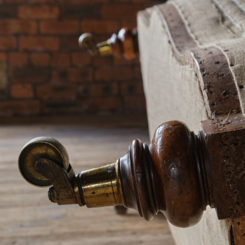 HINDLEY AND SONS SOFA - ADDITIONAL PHOTO 7