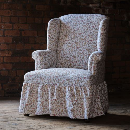 18TH CENTURY STYLE WINGBACK ARMCHAIR IN PRINTED COTTON - ADDITIONAL PHOTO 1