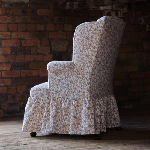18TH CENTURY STYLE WINGBACK ARMCHAIR IN PRINTED COTTON - ADDITIONAL PHOTO 5