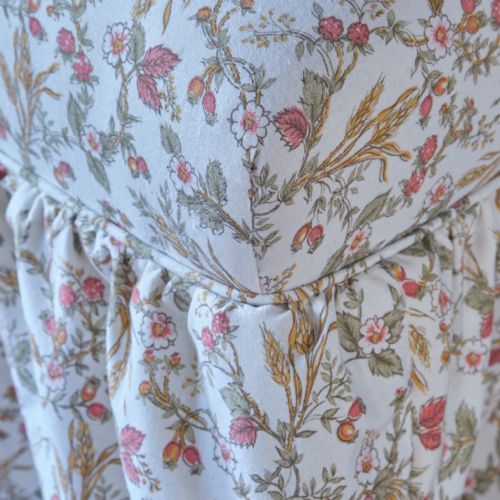 18TH CENTURY STYLE WINGBACK ARMCHAIR IN PRINTED COTTON - ADDITIONAL PHOTO 11