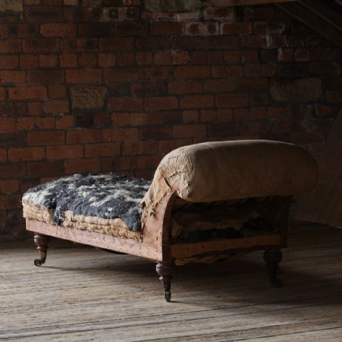 19TH CENTURY HOWARD SONS DAYBED - ADDITIONAL PHOTO 6