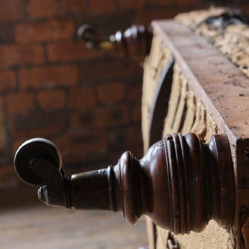 19TH CENTURY HOWARD SONS DAYBED - ADDITIONAL PHOTO 7