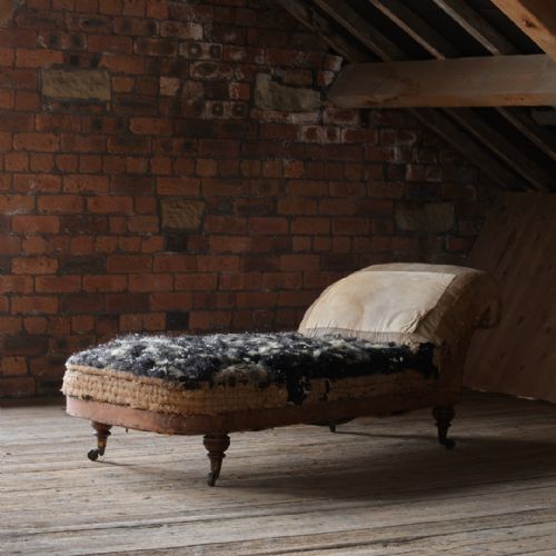 19th century howard sons daybed - CATEGORY: ANTIQUE BEDS - DATED 19TH CENTURY