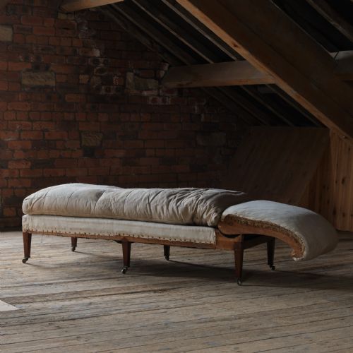 HOWARD SONS RECLINING DAYBED - ADDITIONAL PHOTO 4