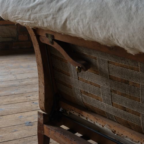 HOWARD SONS RECLINING DAYBED - ADDITIONAL PHOTO 8