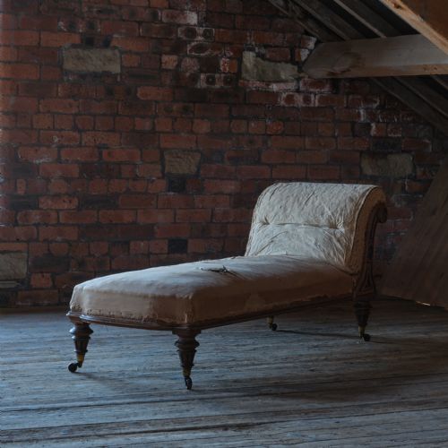19TH CENTURY AESTHETIC MOVEMENT DAYBED - ADDITIONAL PHOTO 3