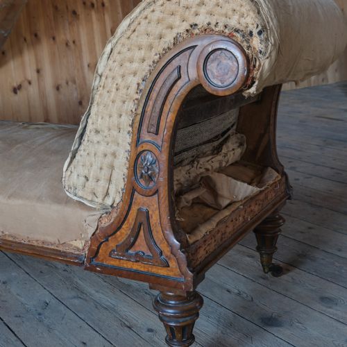 19TH CENTURY AESTHETIC MOVEMENT DAYBED - ADDITIONAL PHOTO 9