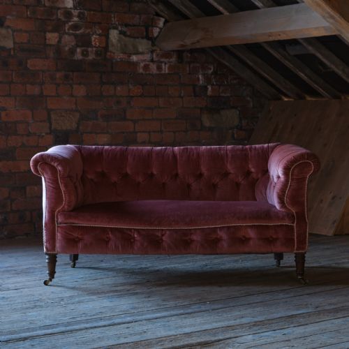 ANTIQUE PETITE 2 SEATER CHESTERFIELD SOFA - ADDITIONAL PHOTO 1