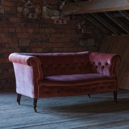 ANTIQUE PETITE 2 SEATER CHESTERFIELD SOFA - ADDITIONAL PHOTO 2