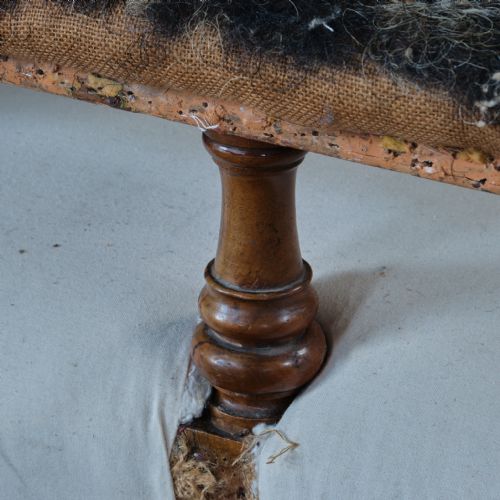 MID 19TH CENTURY OPEN ARMCHAIR 'ATTR' HOWARD SONS - ADDITIONAL PHOTO 5