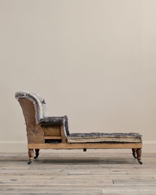 19TH CENTURY HOWARD SONS DAYBED - ADDITIONAL PHOTO 1