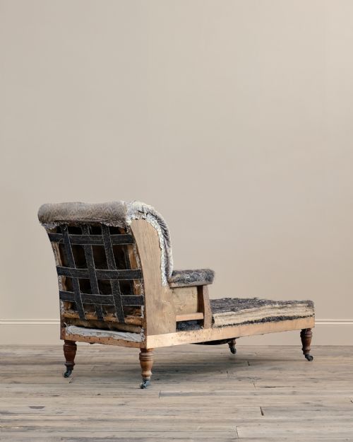 19TH CENTURY HOWARD SONS DAYBED - ADDITIONAL PHOTO 2
