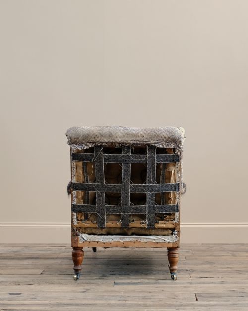 19TH CENTURY HOWARD SONS DAYBED - ADDITIONAL PHOTO 3