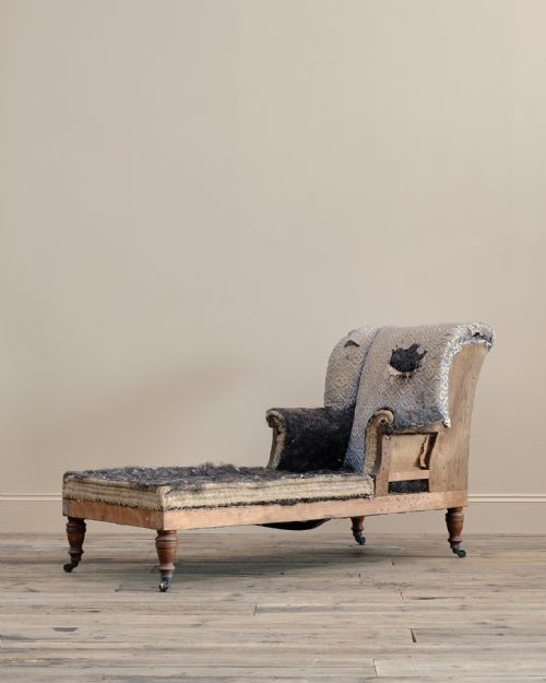 19TH CENTURY HOWARD SONS DAYBED - ADDITIONAL PHOTO 6