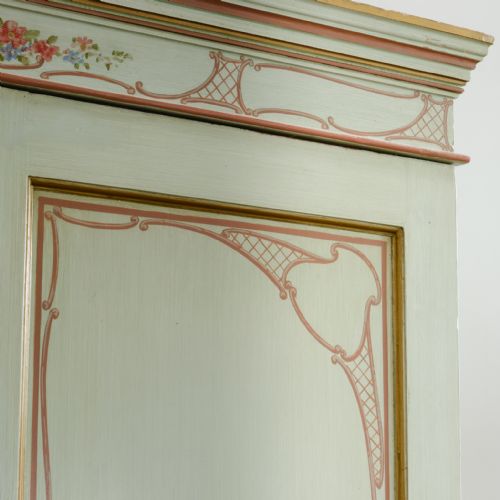 19TH CENTURY MAPLE CO LINEN PRESS - ADDITIONAL PHOTO 5
