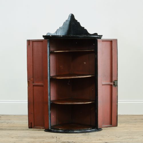 18TH CENTURY LACQUERED CHINOISERIE CORNER CUPBOARD - ADDITIONAL PHOTO 3