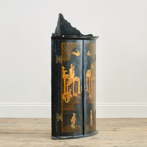 18TH CENTURY LACQUERED CHINOISERIE CORNER CUPBOARD - ADDITIONAL PHOTO 4