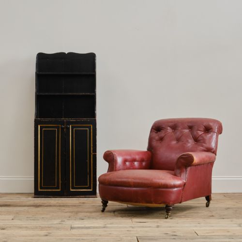 19TH CENTURY HOWARD SONS CLUB ARMCHAIR IN RED MOROCCAN LEATHER - ADDITIONAL PHOTO 9