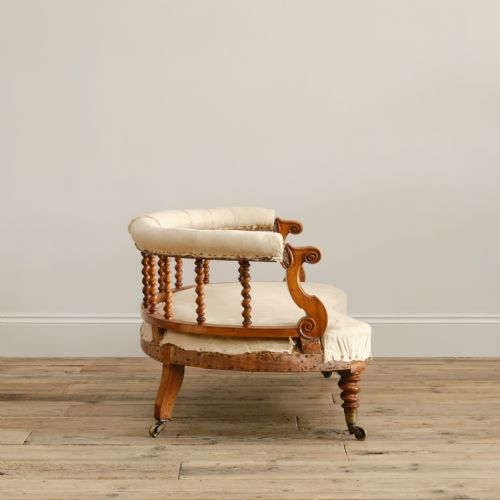 MID 19TH CENTURY MILES EDWARDS KIDNEY SOFA - ADDITIONAL PHOTO 3