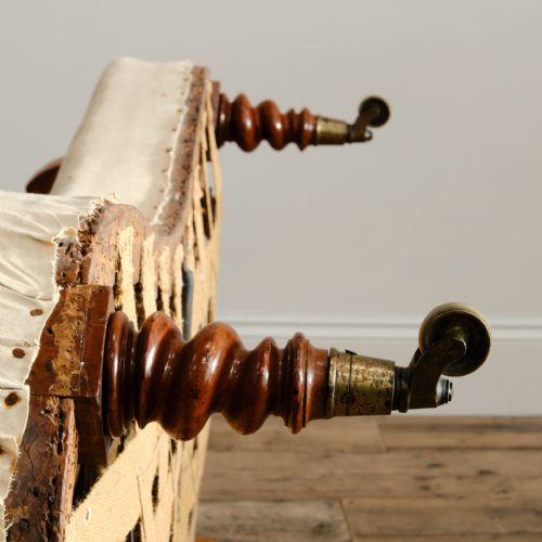 MID 19TH CENTURY MILES EDWARDS KIDNEY SOFA - ADDITIONAL PHOTO 12