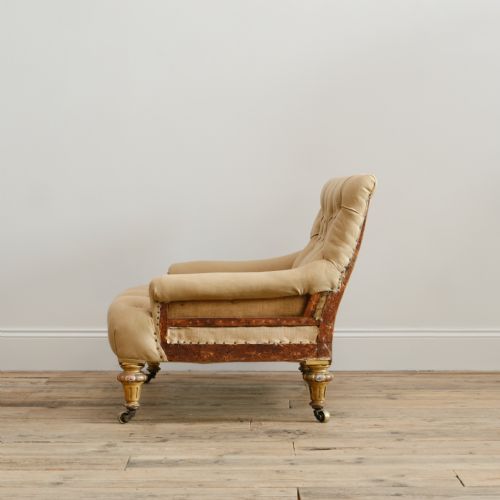 SMALL 19TH CENTURY BUTTONED SOFA ON GILT LEGS - ADDITIONAL PHOTO 4