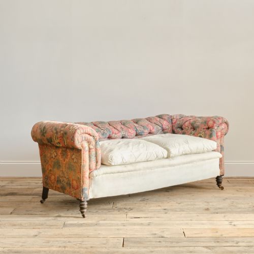 19TH CENTURY CHESTERFIELD SOFA - ADDITIONAL PHOTO 1