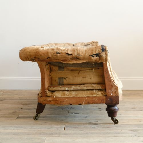 19TH CENTURY COUNTRY HOUSE SOFA BY COWTAN SONS - ADDITIONAL PHOTO 2