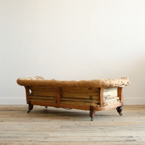19TH CENTURY COUNTRY HOUSE SOFA BY COWTAN SONS - ADDITIONAL PHOTO 3