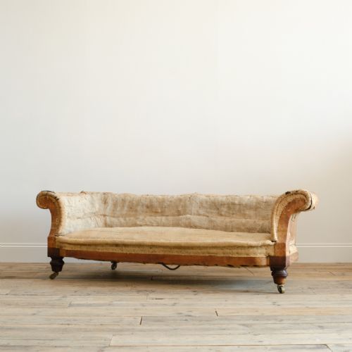19TH CENTURY COUNTRY HOUSE SOFA BY COWTAN SONS - ADDITIONAL PHOTO 5