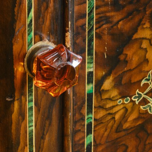 19TH CENTURY GRAINED BEDSIDE CUPBOARD - ADDITIONAL PHOTO 6