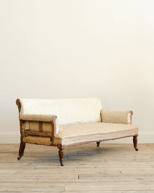 19TH CENTURY COUNTRY HOUSE SOFA - ADDITIONAL PHOTO 4