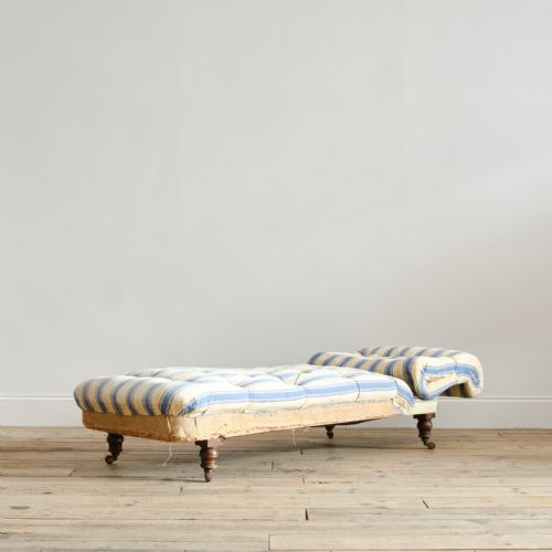 LATE 19TH CENTURY DROP BACK DAYBED - ADDITIONAL PHOTO 6
