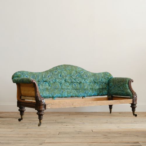 MID 19TH CENTURY COUNTRY HOUSE CAMEL BACK SOFA - ADDITIONAL PHOTO 2