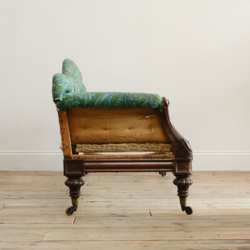 MID 19TH CENTURY COUNTRY HOUSE CAMEL BACK SOFA - ADDITIONAL PHOTO 6